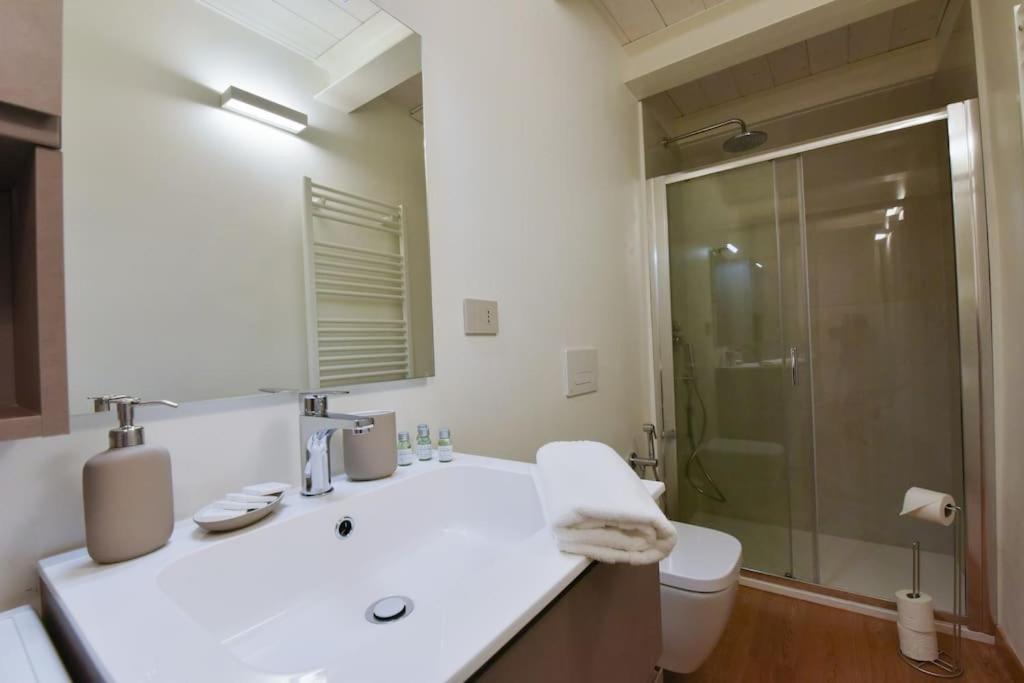 Ferienwohnung Loft 21 - Lussuoso Ed Elegante A Due Passi Dal Mare Finale Ligure Exterior foto